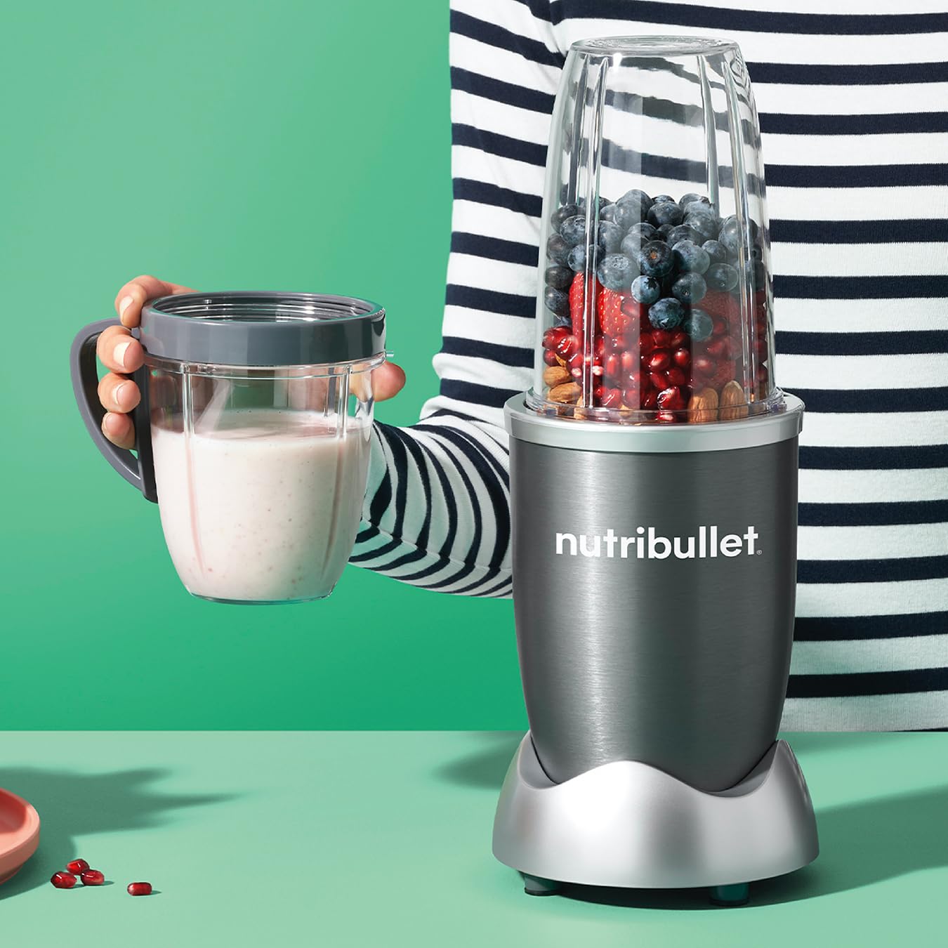 nutribullet Blender 600 Series - Powerful 20,000 RPM Extractor Blends Frozen Fruit, Nuts & Ice - 7 Piece Kit Includes Tall Cup, Short Cup, Handled - Image 4